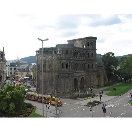 Porta-nigra-platz R * Trier
